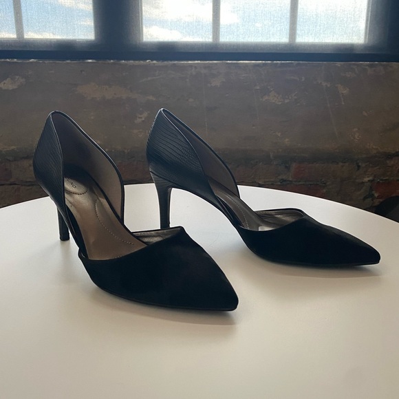 BANDOLINO Grenow D'Orsay Pumps size 8 Black Suede and Textured Heel - Picture 9 of 10